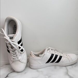 adidas White and Black Low-Top Leather Sneakers women’s size 9